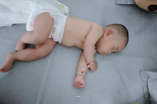 蓬莱没满月的宝宝